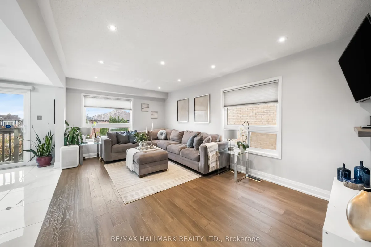 205 Bean Crescent, ON L1T 4K4