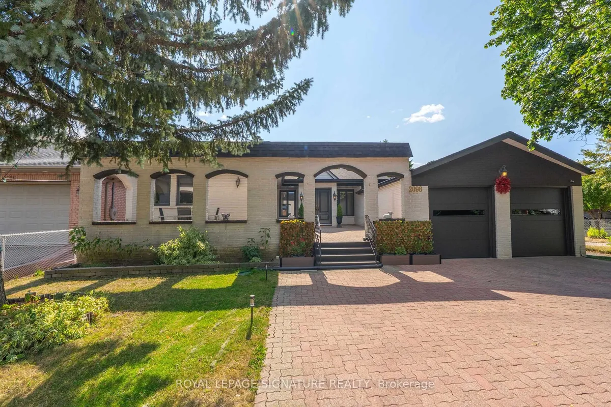 2098 Pharmacy Avenue, ON M1W 1H8