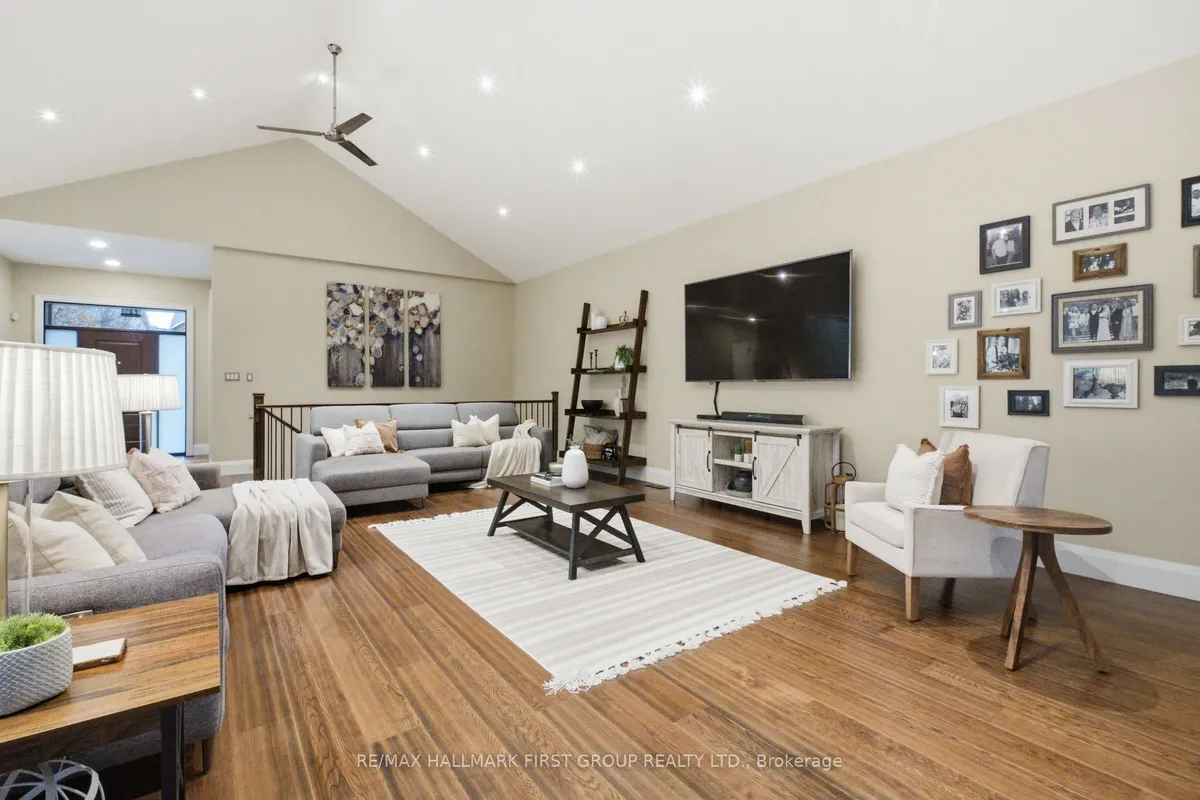 1682 Heathside Crescent, ON L1V 5V6