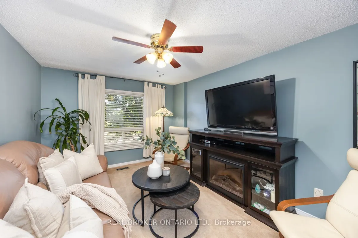 6 Andrew Court, ON L1B 1J5