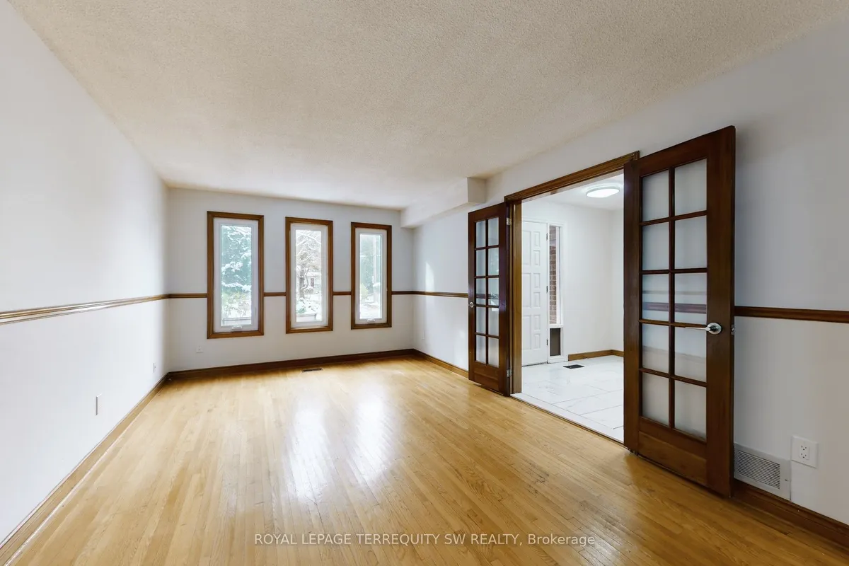 327a Beechgrove Drive, ON M1E 4A2