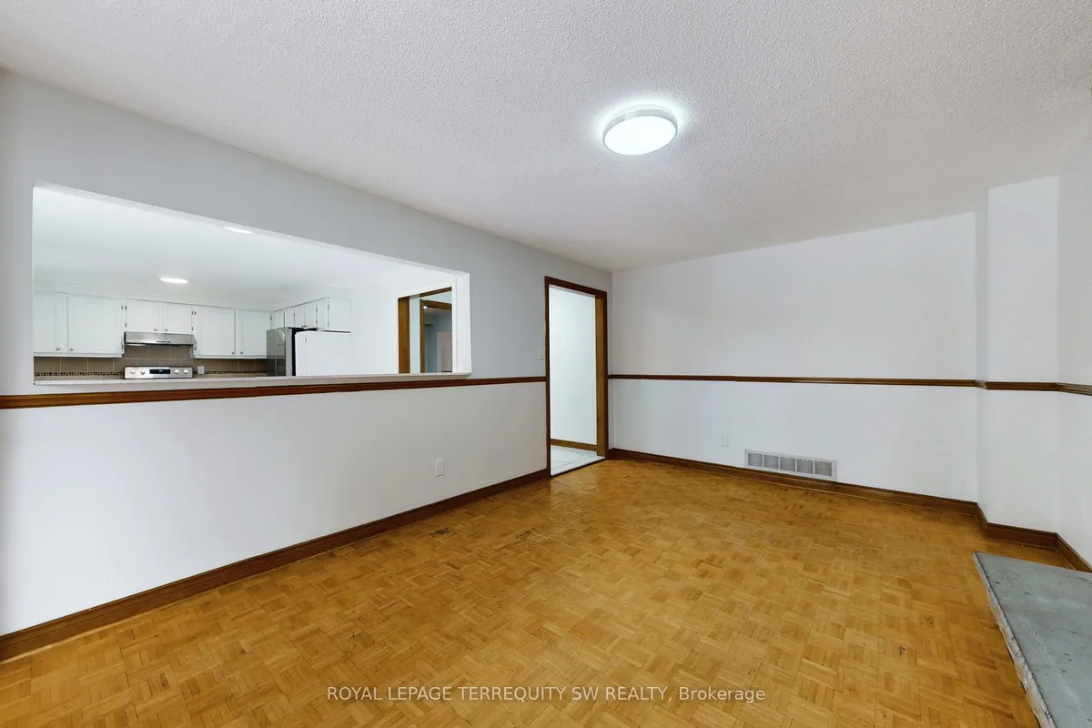 327a Beechgrove Drive, ON M1E 4A2