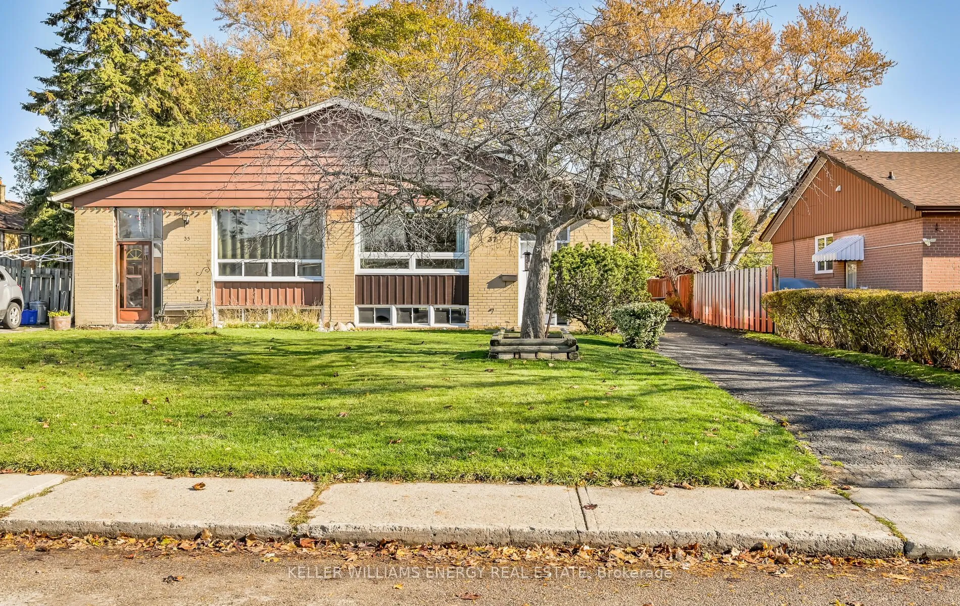 37 Billingsgate Crescent, ON L1S 2R7