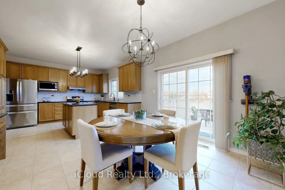 33 Alden Square, ON L1T 4Z2