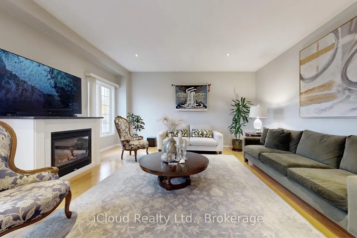 33 Alden Square, ON L1T 4Z2