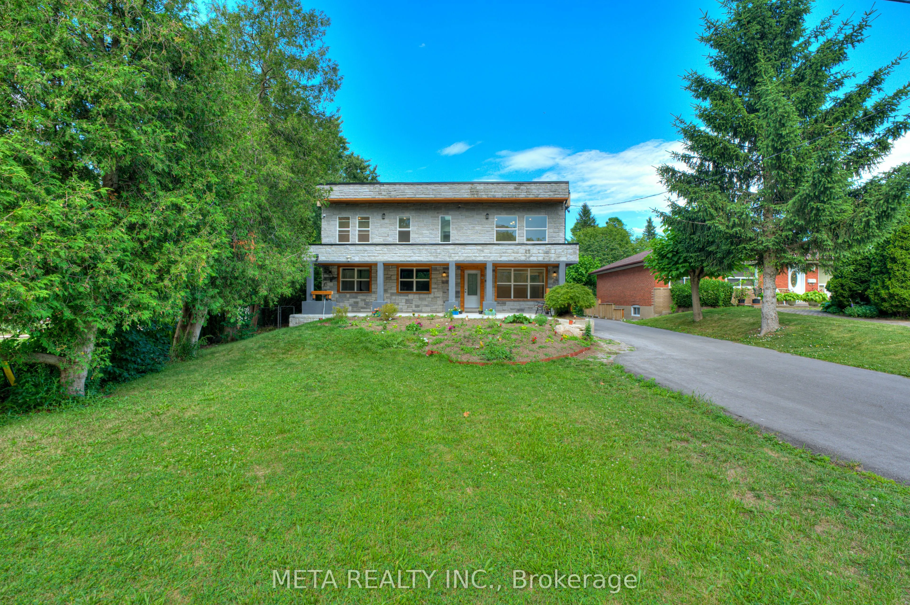 35 Duncombe Boulevard, ON M1M 3A4