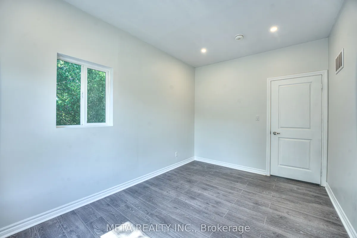 35 Duncombe Boulevard, ON M1M 3A4