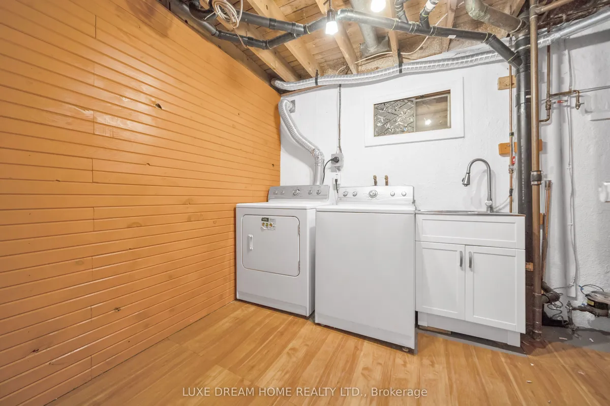 764 Hillcrest Road, ON L1W 2P4