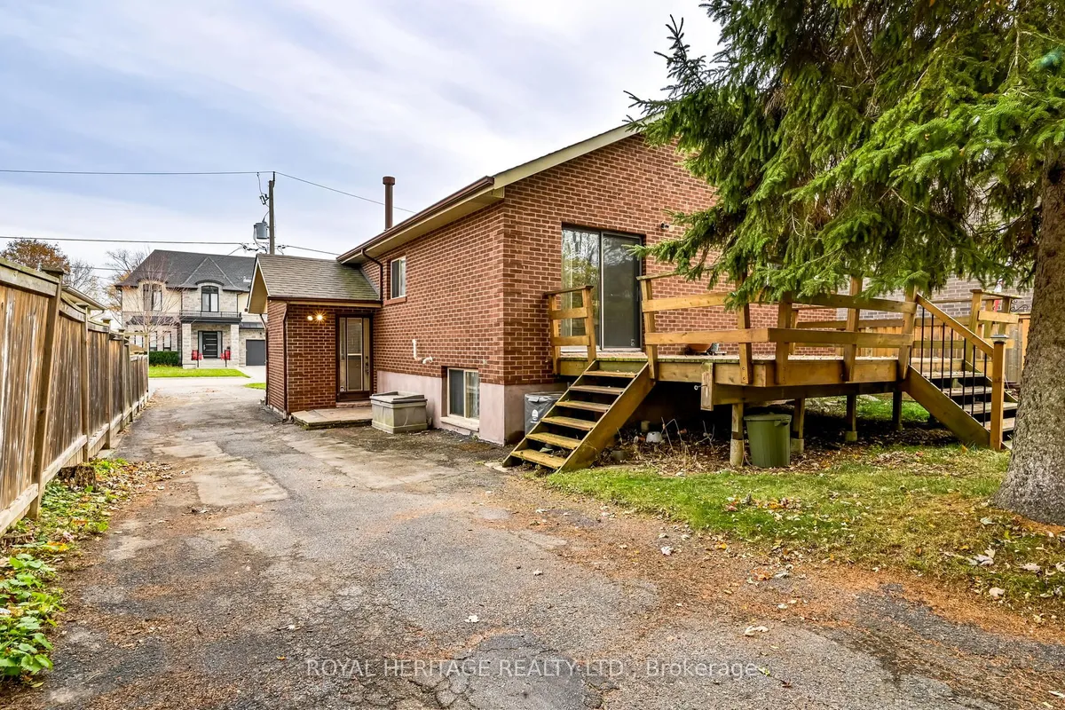 548 Marksbury Road, ON L1W 2S6