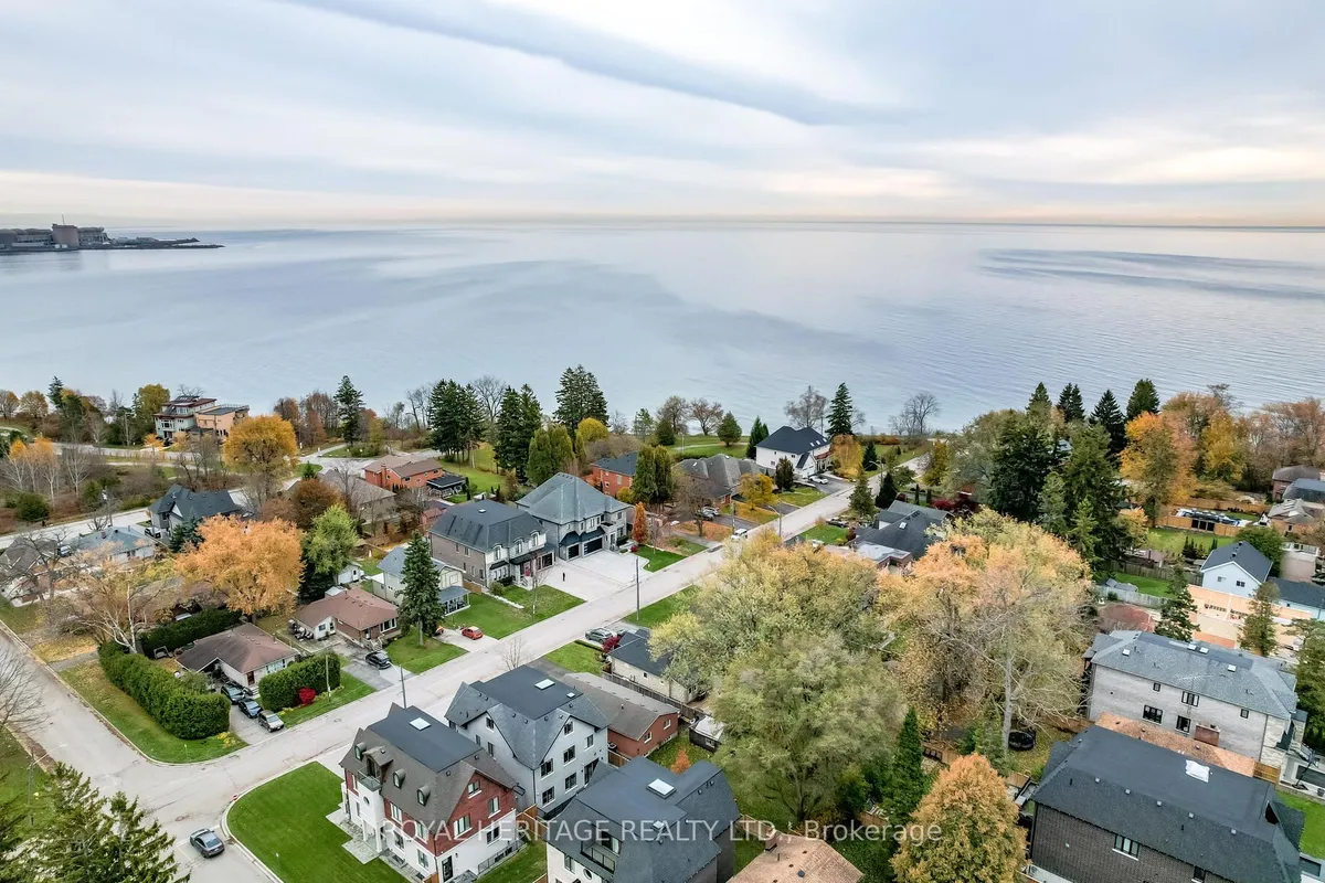 548 Marksbury Road, ON L1W 2S6