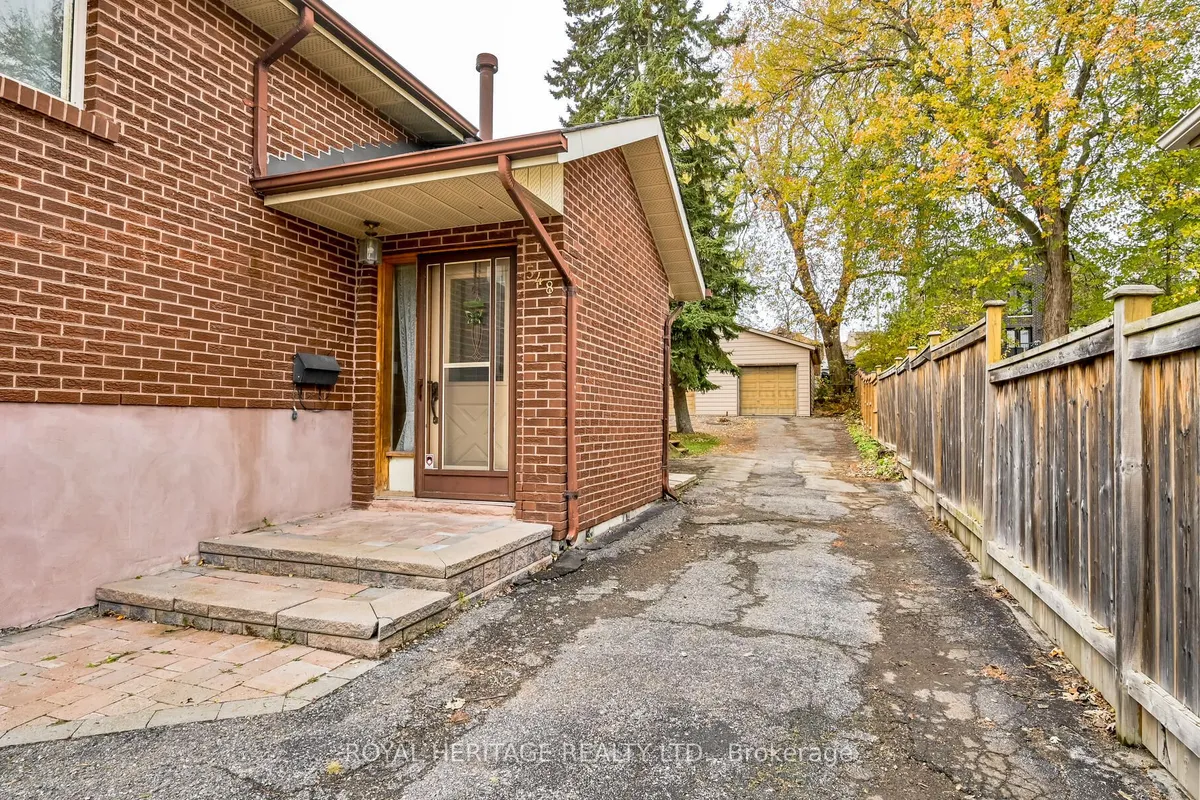 548 Marksbury Road, ON L1W 2S6