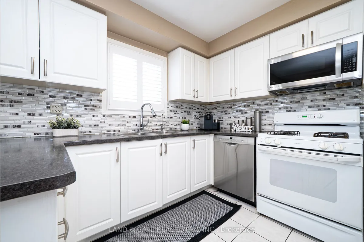 1301 Grovedale Court, ON L1X 1G9