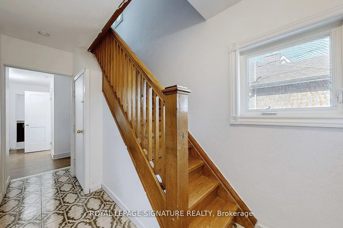 1130 Woodbine Avenue, ON M4C 4C8