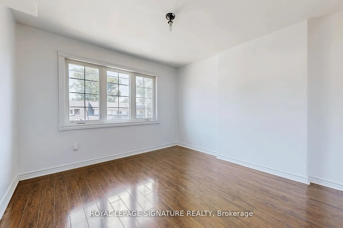 1130 Woodbine Avenue, ON M4C 4C8