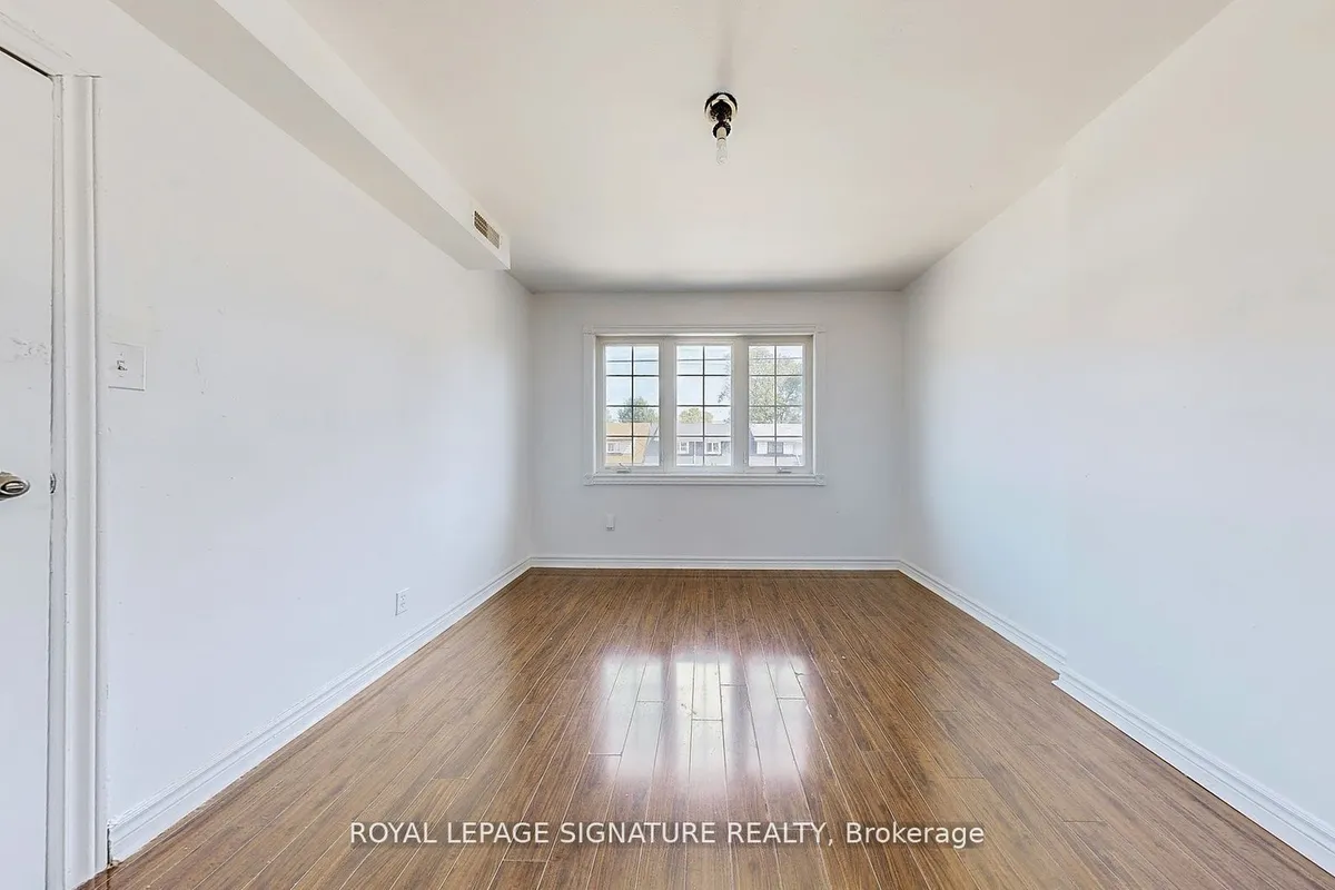 1130 Woodbine Avenue, ON M4C 4C8