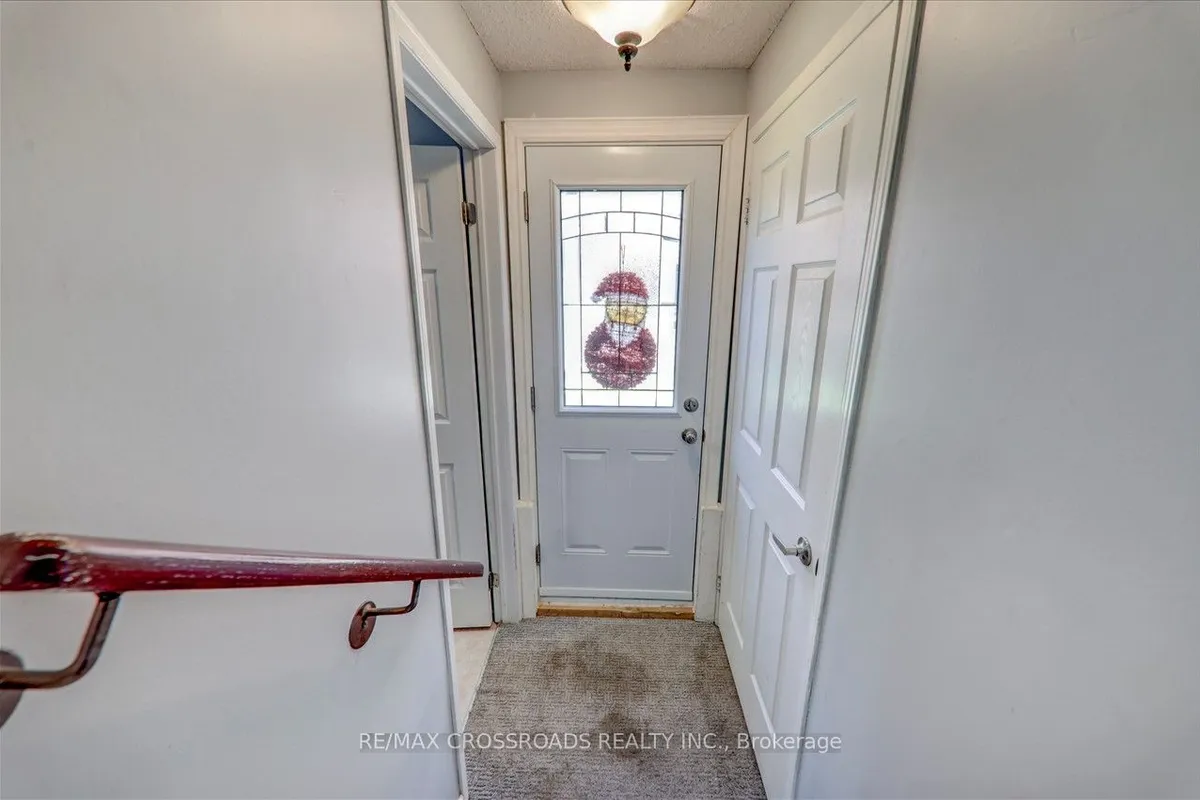 32 Dart Court, ON L1C 5C6