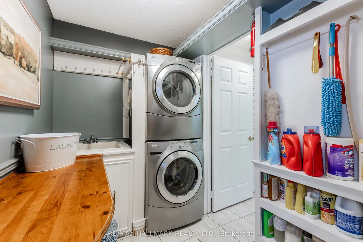 1091 Benton Crescent, ON L1X 1N2