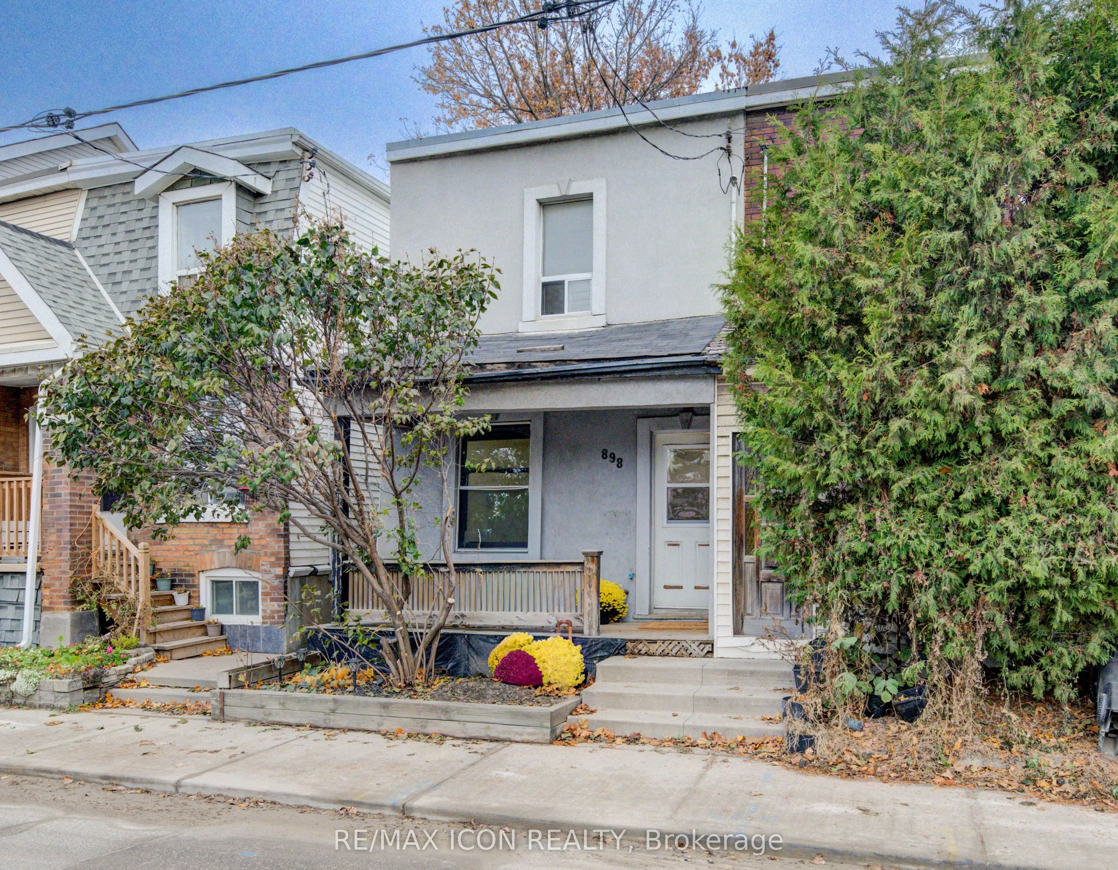 898 Eastern Avenue, ON M4L 1A4