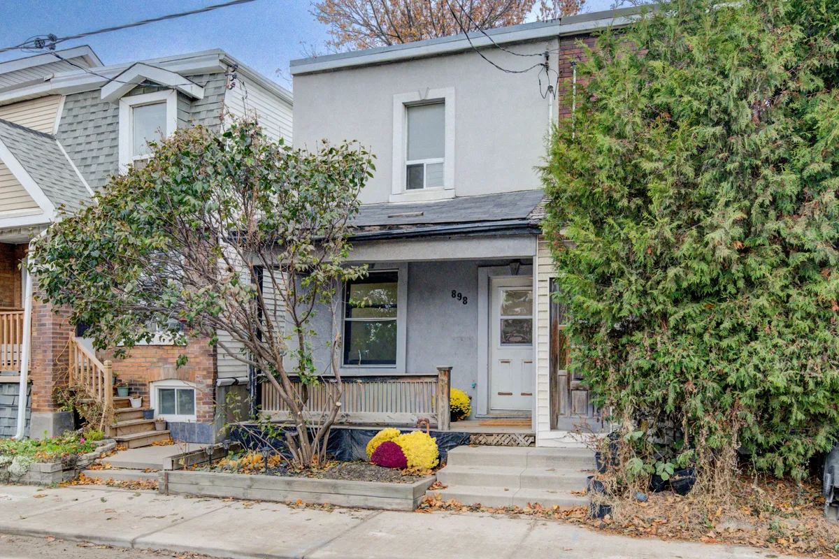 898 Eastern Avenue, ON M4L 1A4