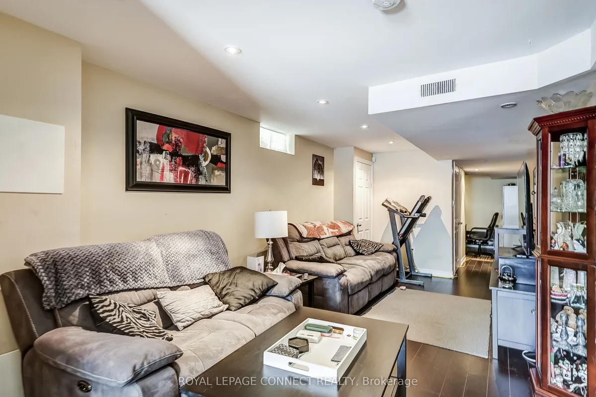 55 Aylesworth Avenue, ON L1E 3J8