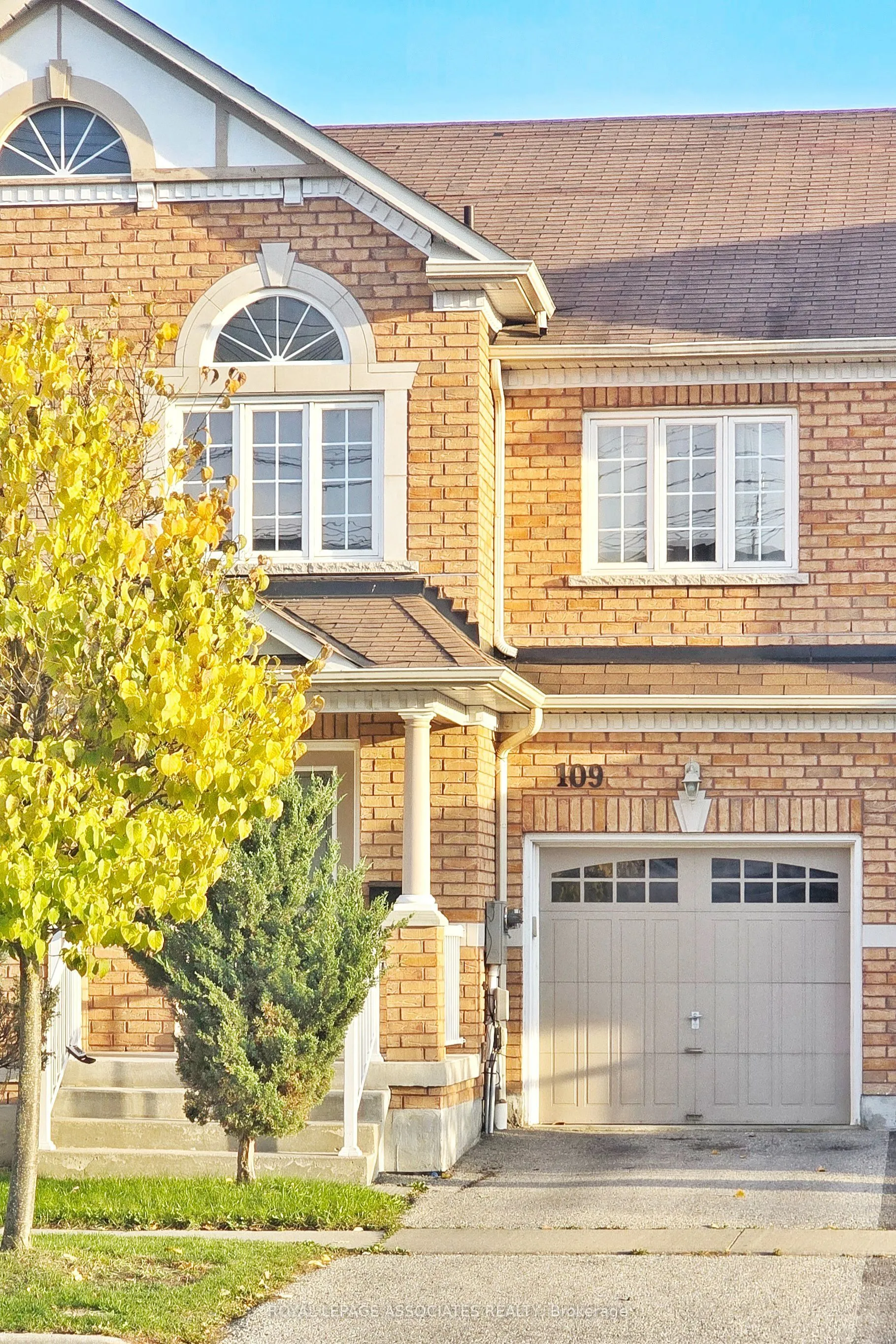 Att/Row/Townhouse 3 bedroom 3 bathroom at 109 Atherton Avenue in Ajax - MLS# E12552738