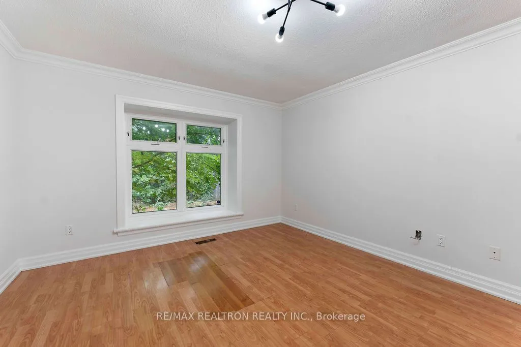 44 Hood Crescent, ON M1W 3C1