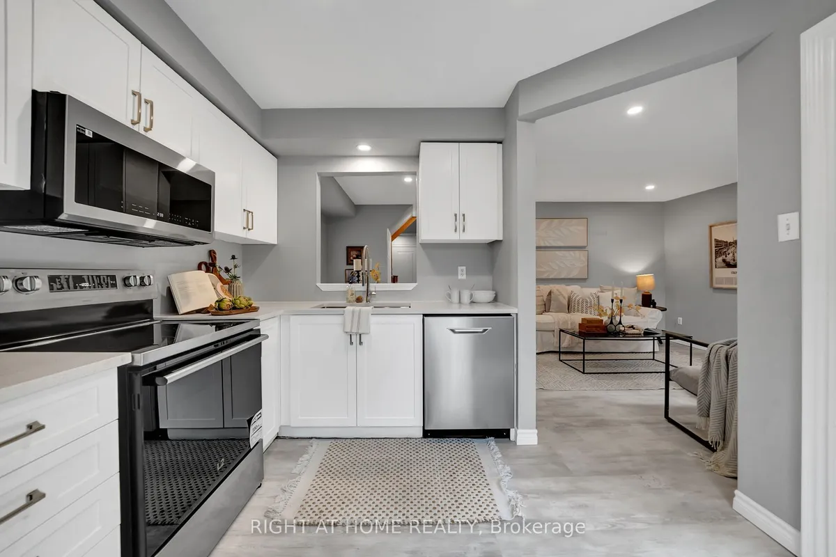 9 Kershaw Street, ON L1C 4S4