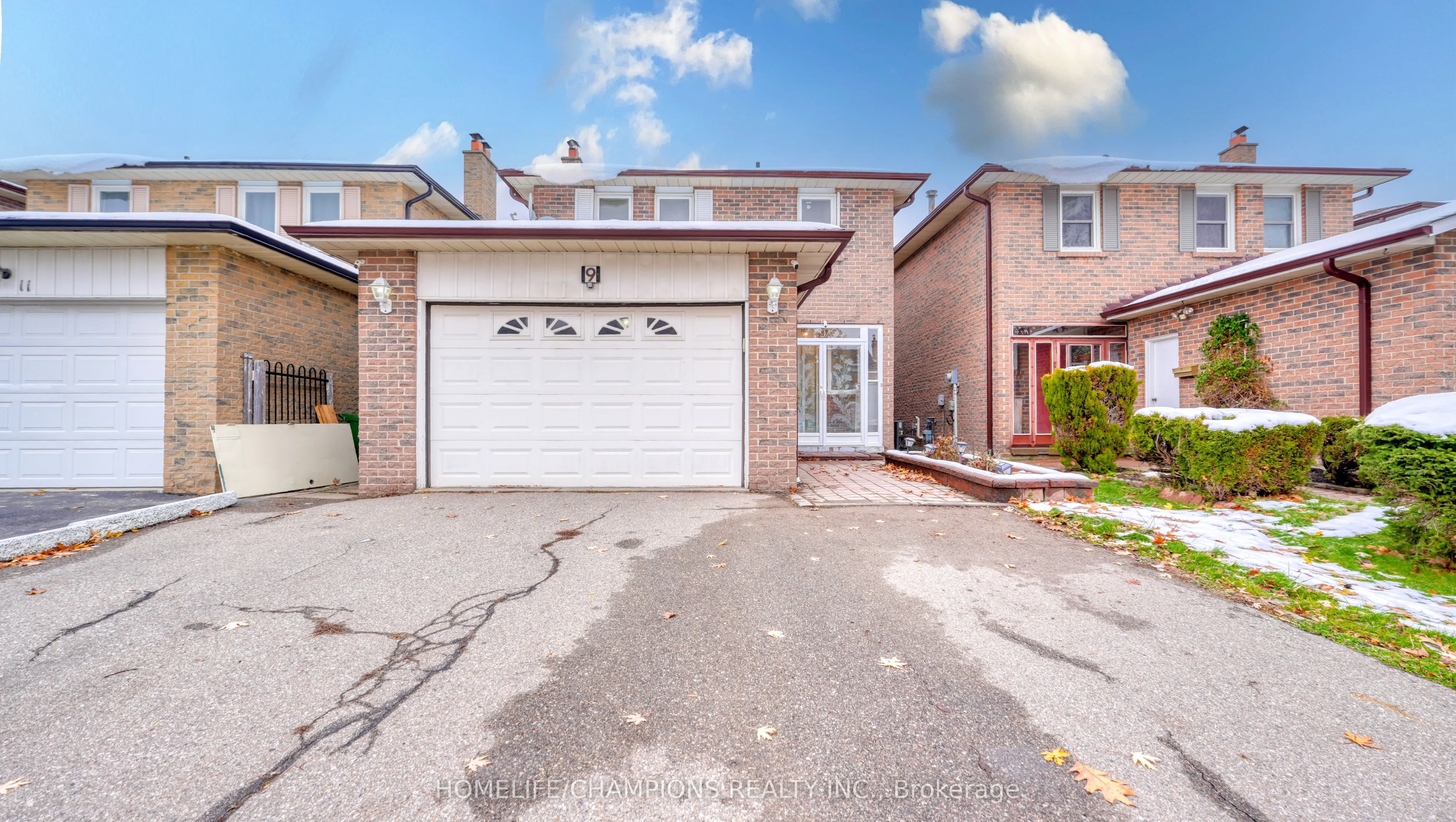 9 Seagrave Crescent, ON M1W 3H6