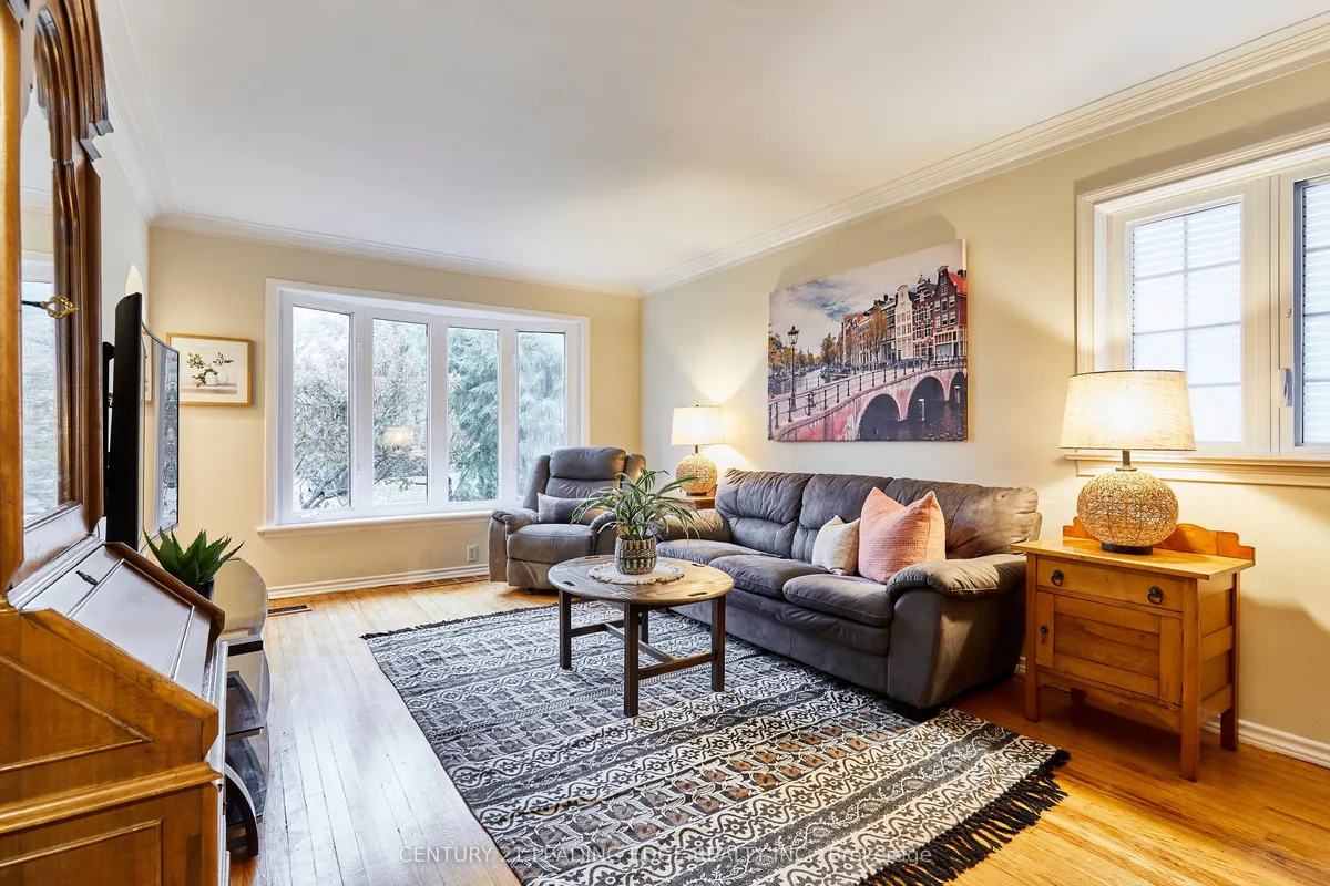 5 Harewood Avenue, ON M1M 2R1