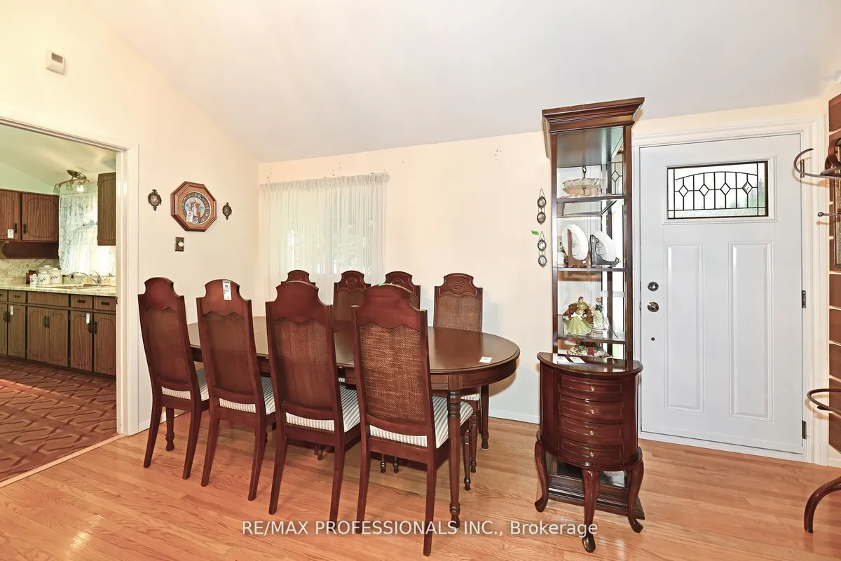 2 Lesterwood Crescent, ON M1P 3L4