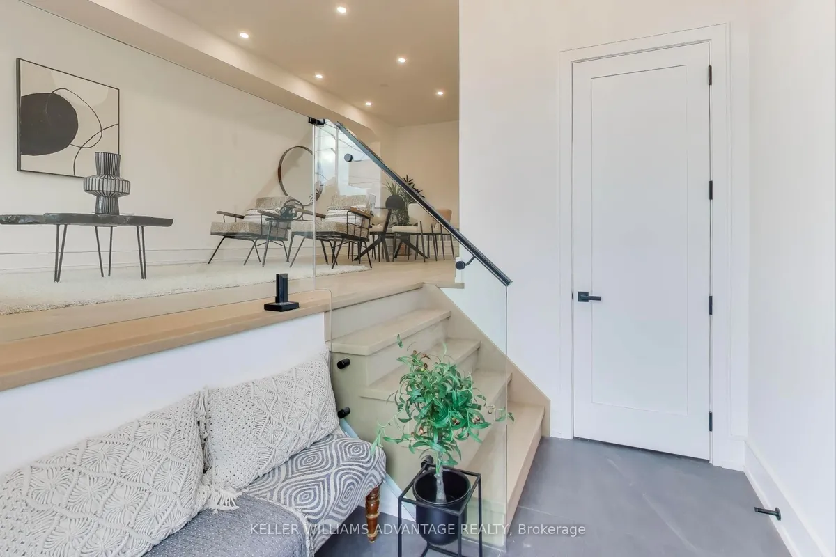 102 Yardley Avenue, ON M4B 2B1