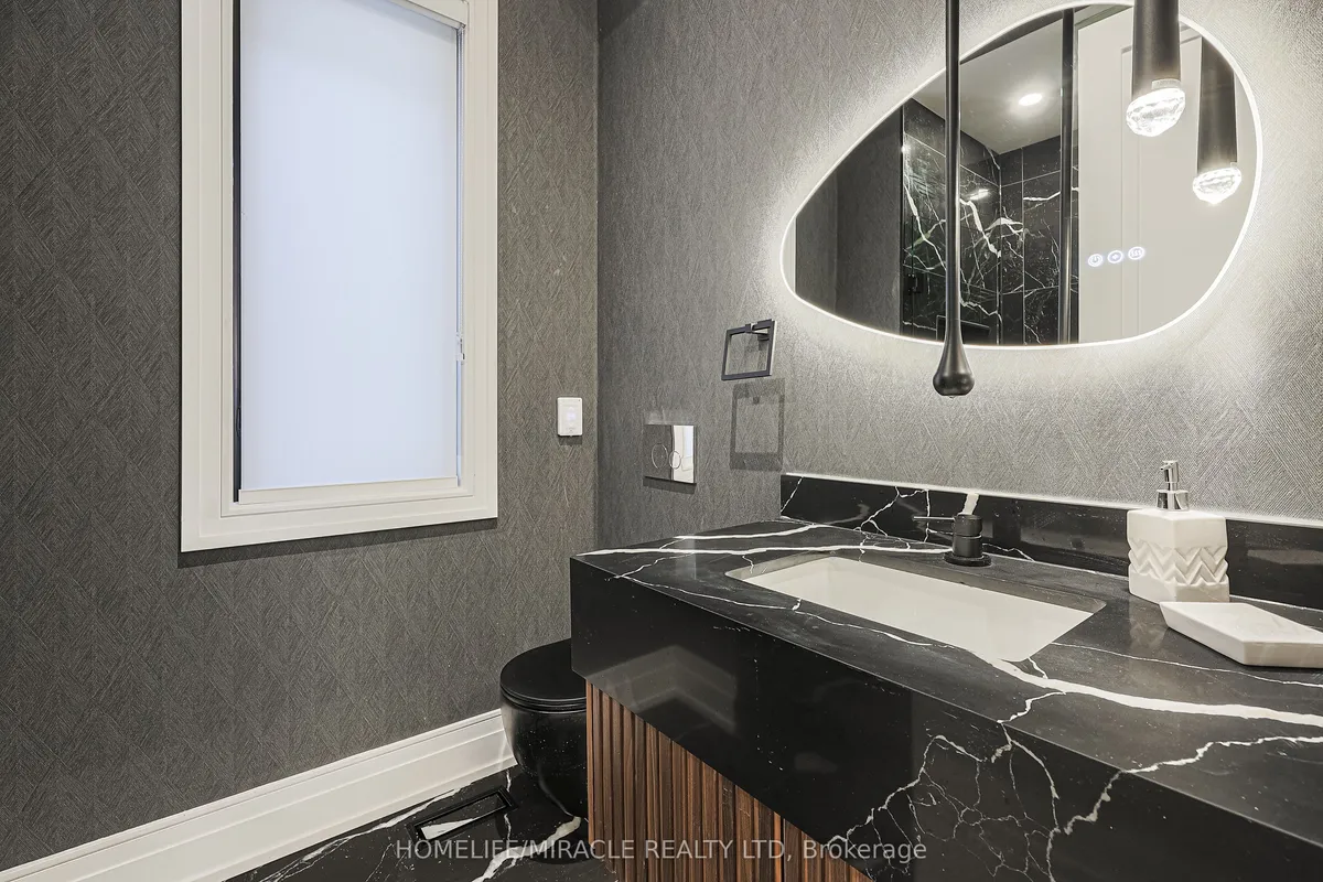 636 Annland Street, ON L1W 1B1