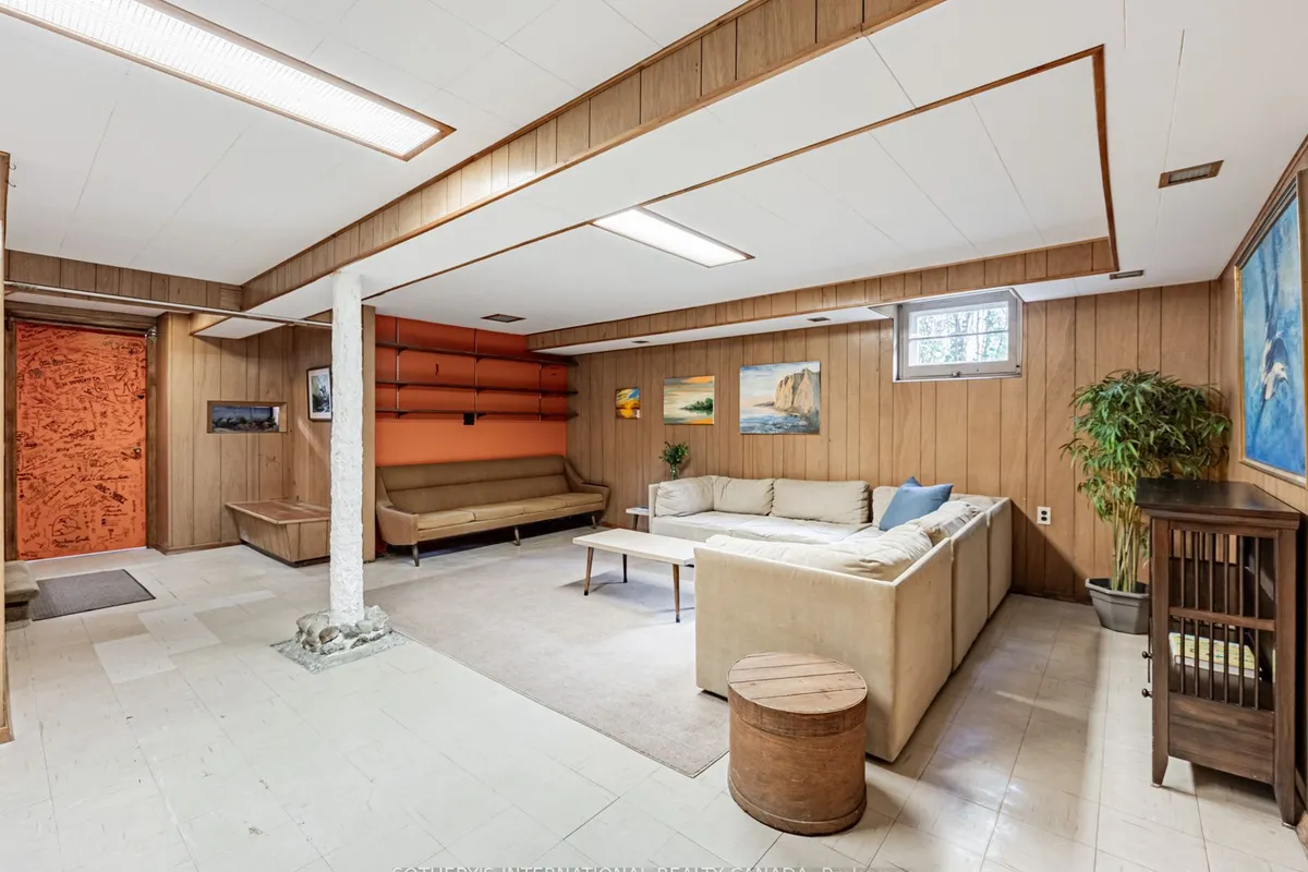 21 Tripp Crescent, ON M1P 1B4