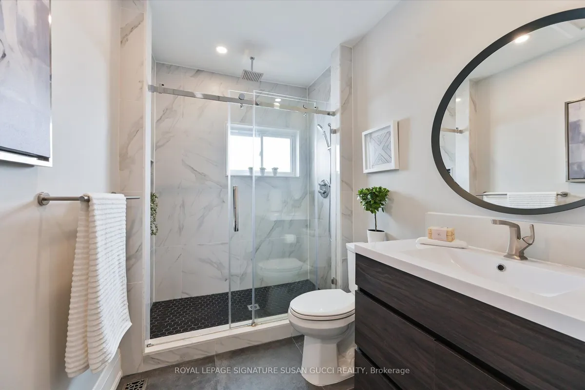 972 Cosburn Avenue, ON M4C 2W9