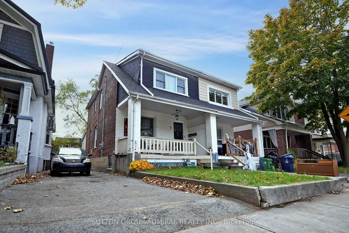 7 Harris Avenue, ON M4C 1P3