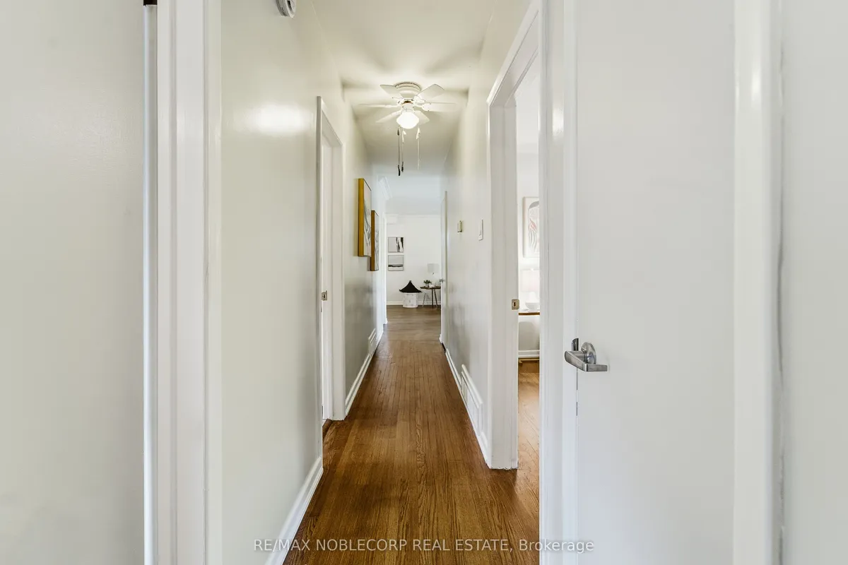 16 Fortune Gate, ON M1G 1X8