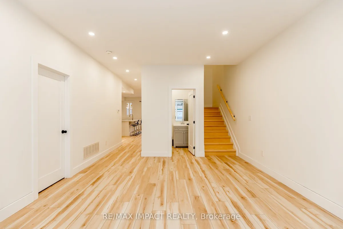 781 Oliva Street, ON L1W 2V9