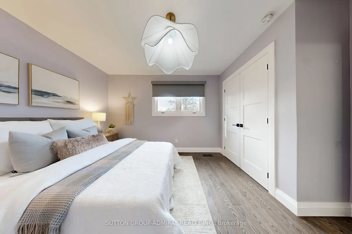 18 Leroy Avenue, ON M4J 4G7