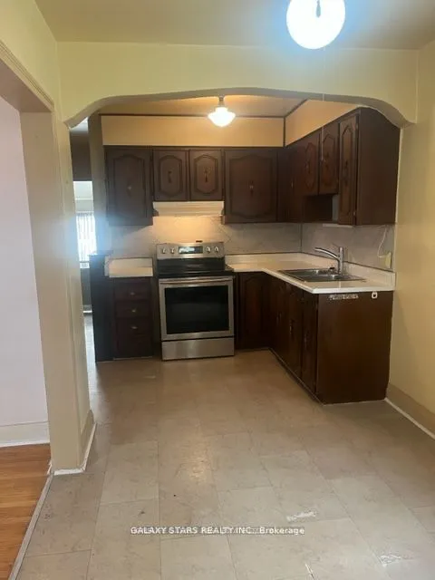 638 Pharmacy Avenue, ON M1L 3H5