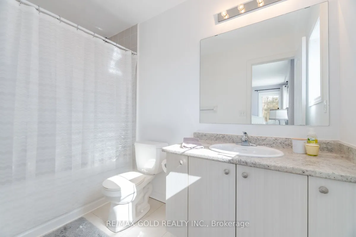 2494 Earl Grey Avenue, ON L1X 0B9