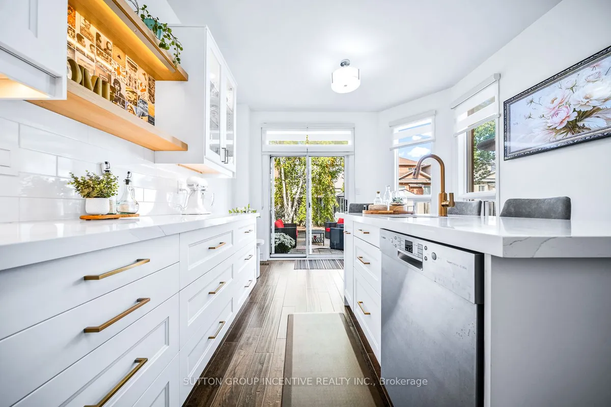 432 Woodsmere Crescent, ON L1V 7A4