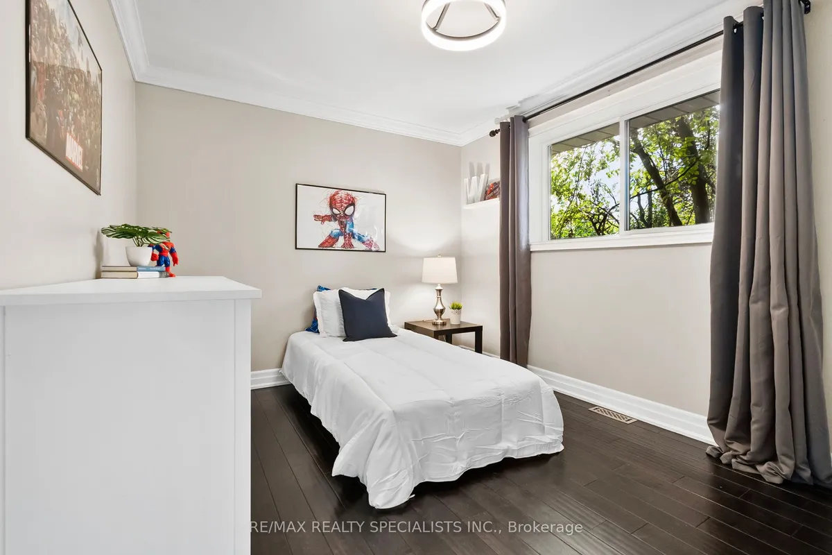 8 Brumwell Street, ON M1C 2K8