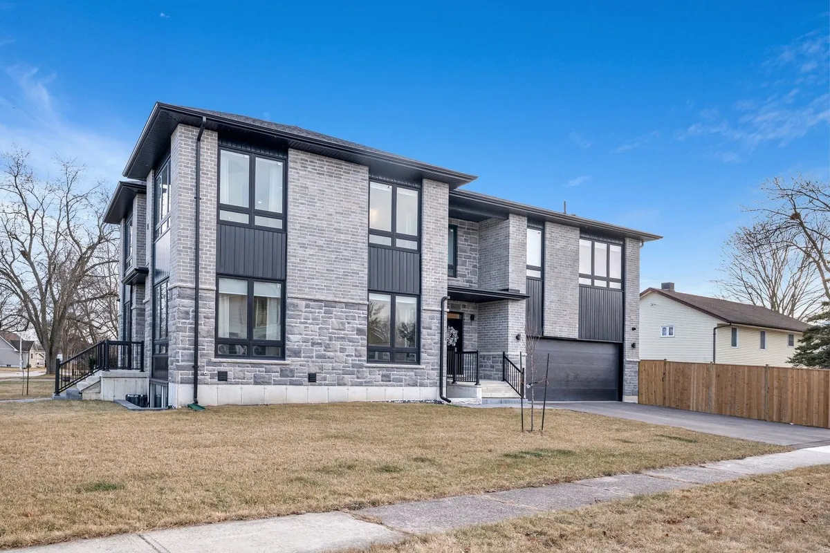 19 Burcher Road, ON L1S 2P8