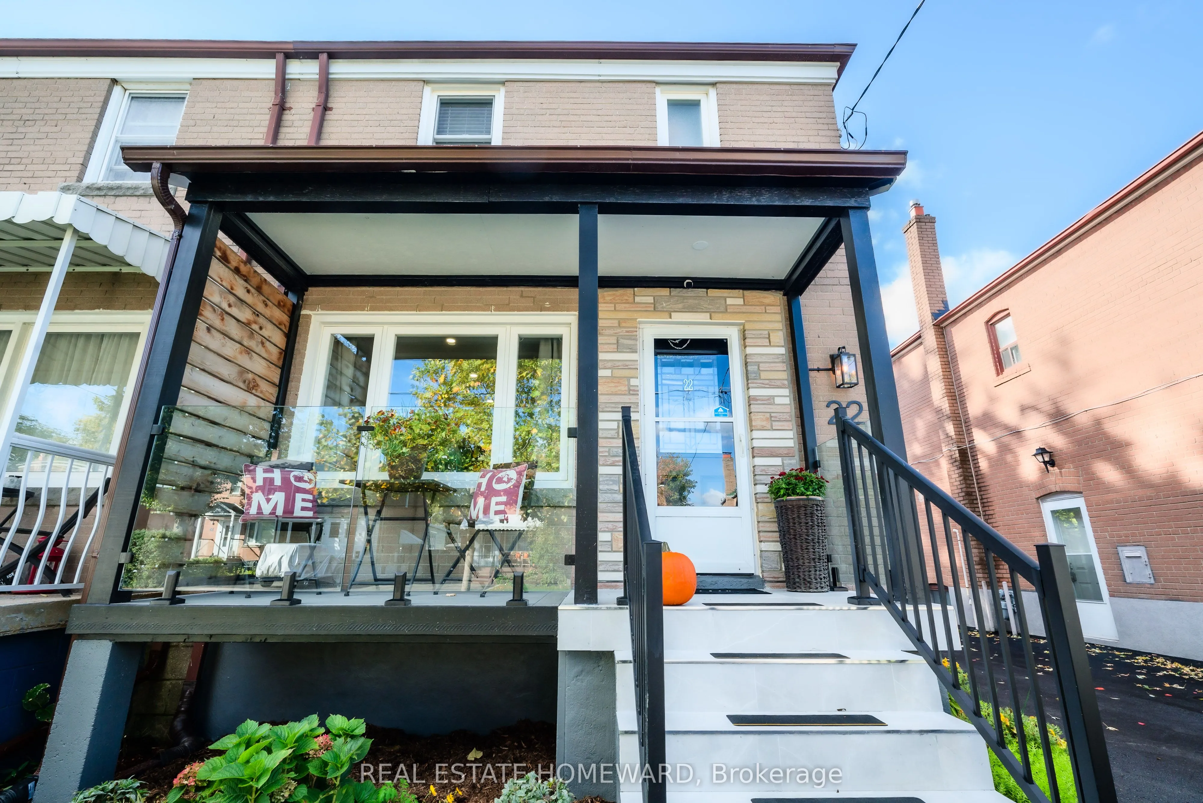 Semi-Detached  living room at 22 Rupert Street Toronto