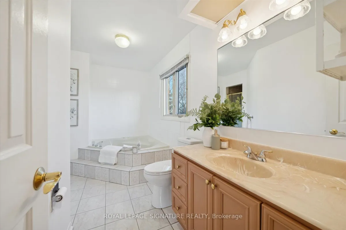 2015 Lynn Heights Drive, ON L1X 1N5