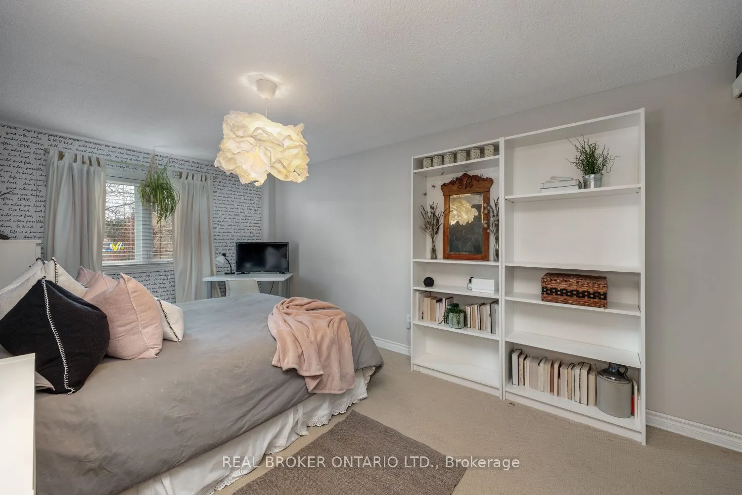 662 Cognac Crescent, ON L1X 1L7