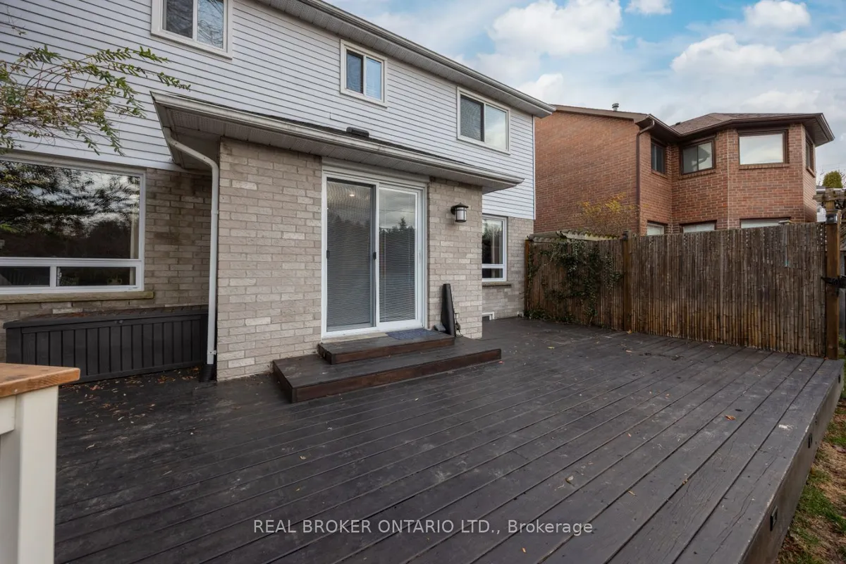 662 Cognac Crescent, ON L1X 1L7