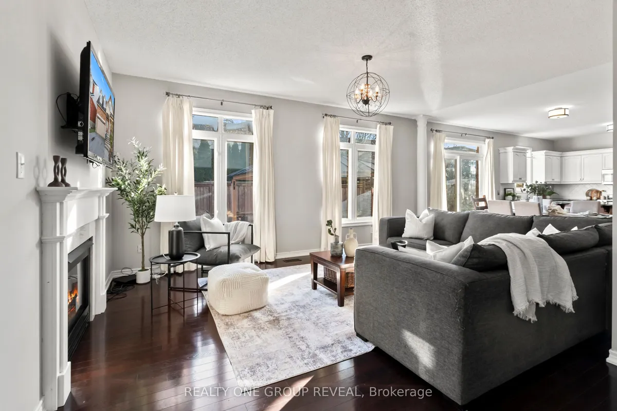 119 Clayton Crescent, ON L1C 4P2