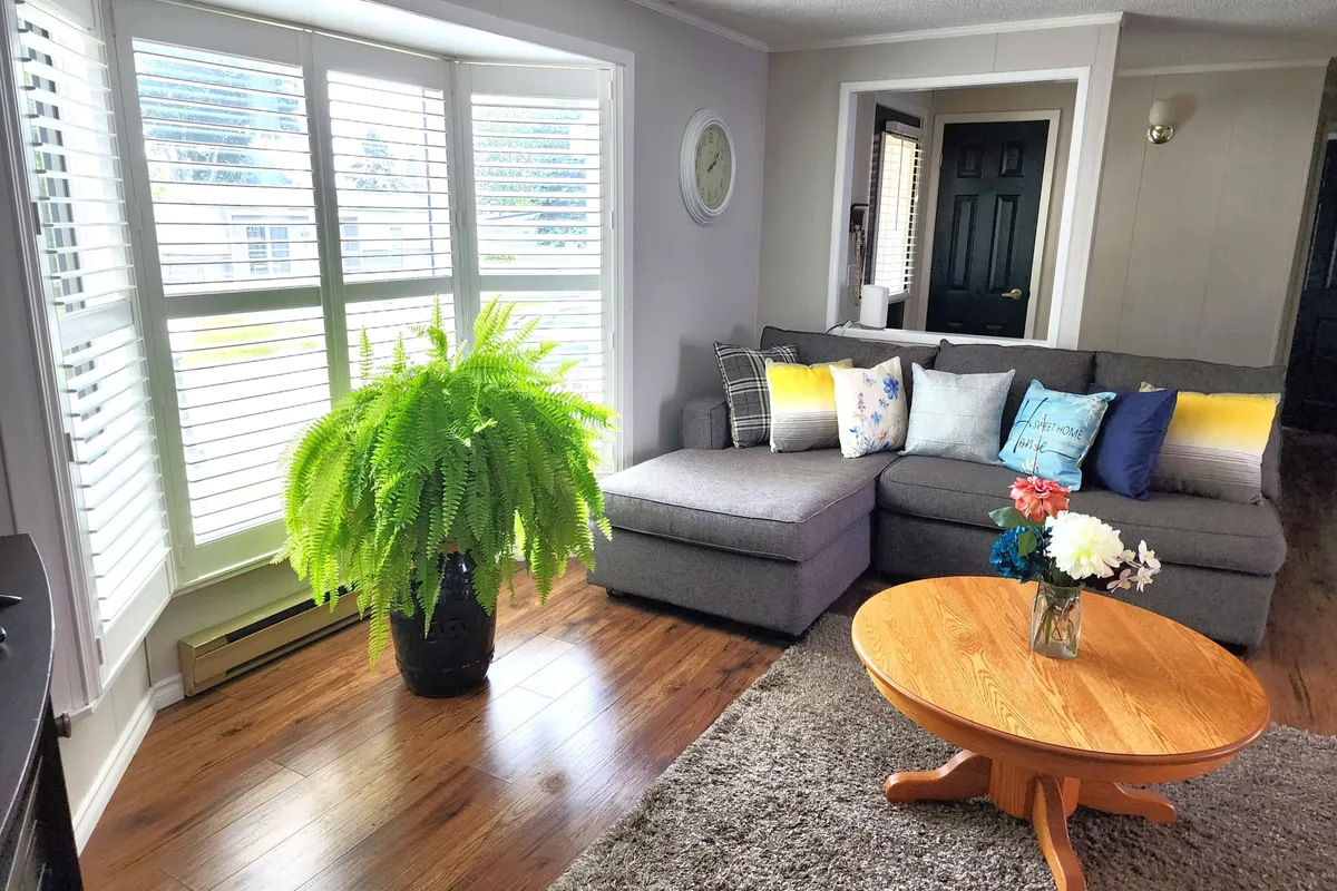 4 Champlain Court, ON L1B 1A5