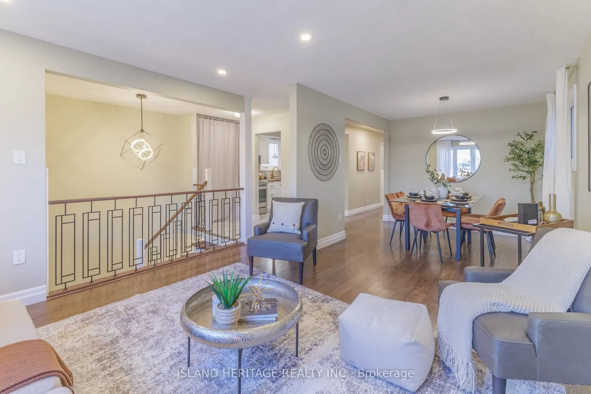 114 Turnberry Crescent, ON L1E 1B3